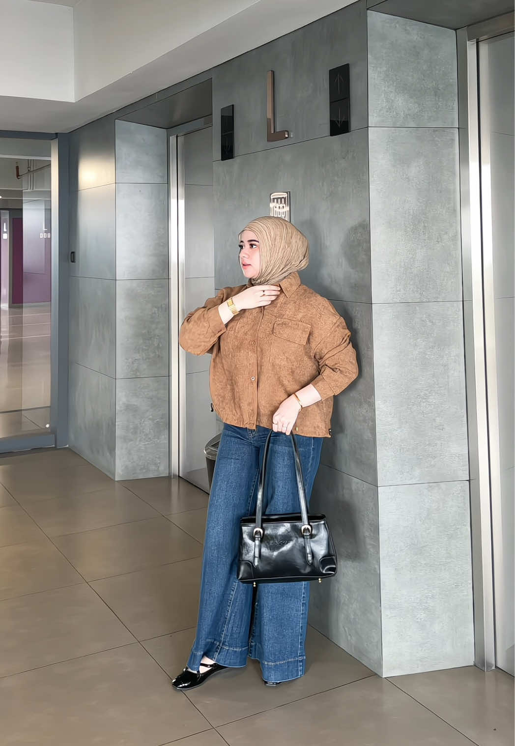 outfit today!!🫶🏻 #atasan #atasanwanita #ootdfashion #kemejawanita #OOTD 