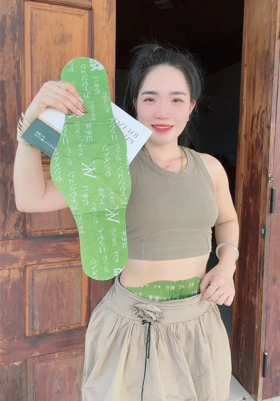 Miếng dán thảo dược veko #miengdanngaicuu #miengdanbung #miengdanthaomoc #miengdanngaicuuthaidoc #tiemnhakenpon 
