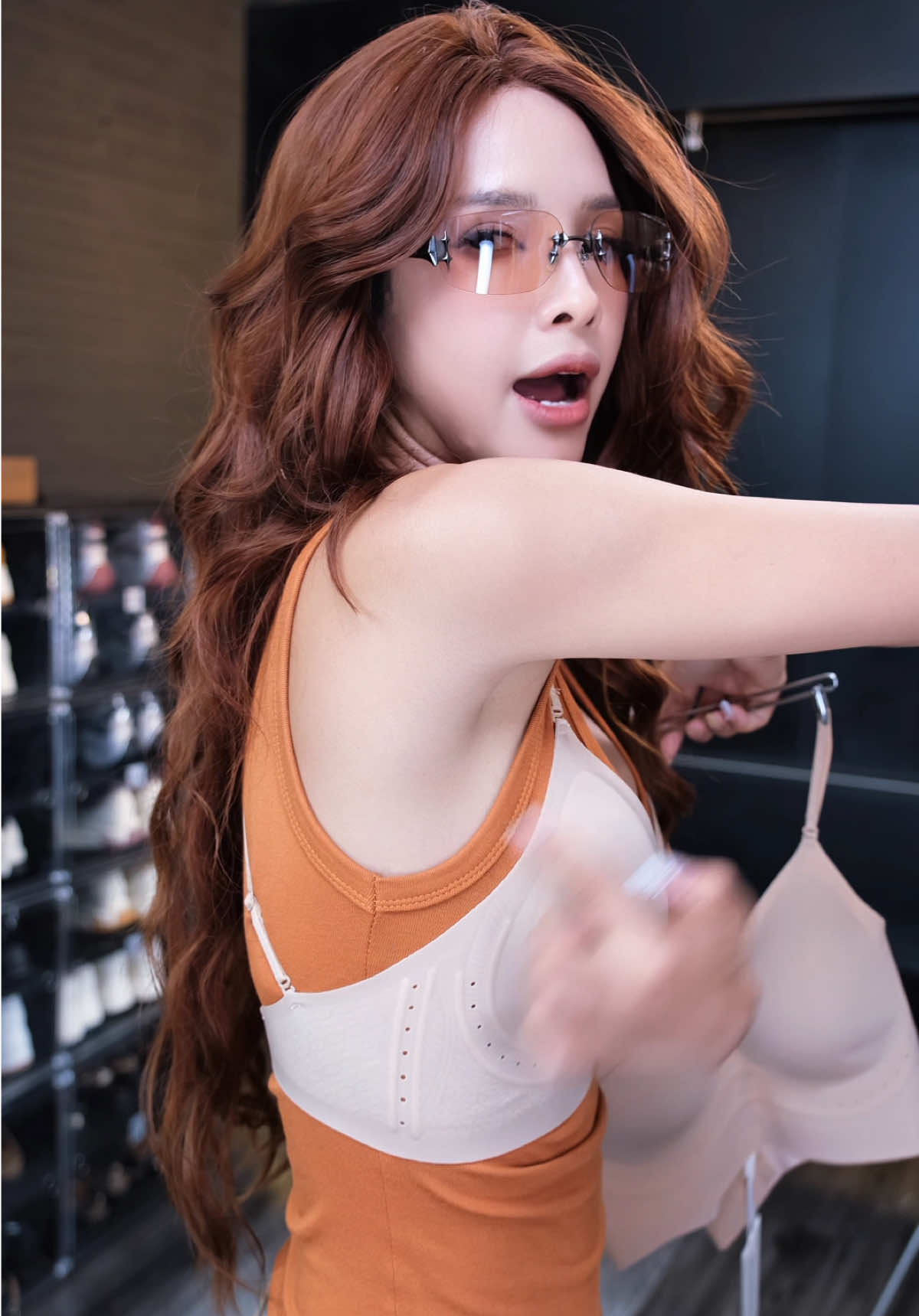 Bồ nào hay mặc áo yếm, áo hở lưng khoét sâu thì đây là chân ái🧡#hanhnguyenmikixi #santonyinderwear #santony623 #noiynucaocap #xh 