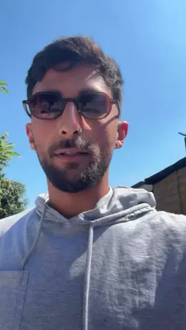 מחליפים דשא ישן לדשא חדש 🌱 נותנים לגינה חיים חדשים #גינון #דשאסינטטי 