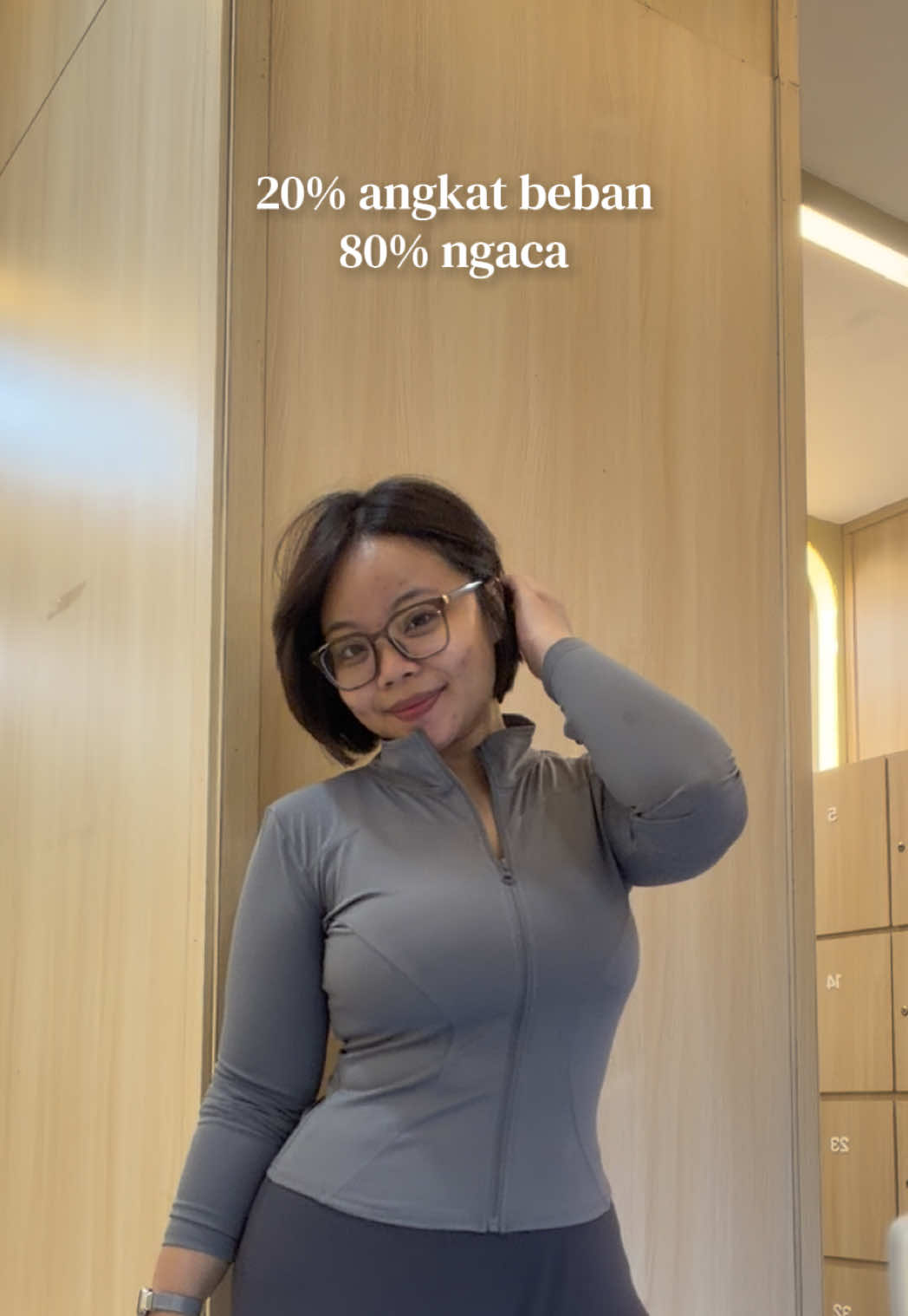 Ada yg salfok ga sm baju gym akuuu? #outfitgym #bajugym #slimfit 