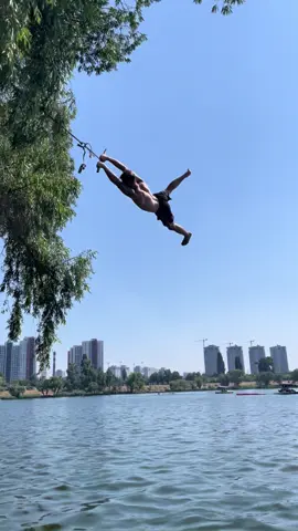 Повторил треху, чучуть недокрут #streetworkout #calisthenics #тарзанка #workout #fyp 