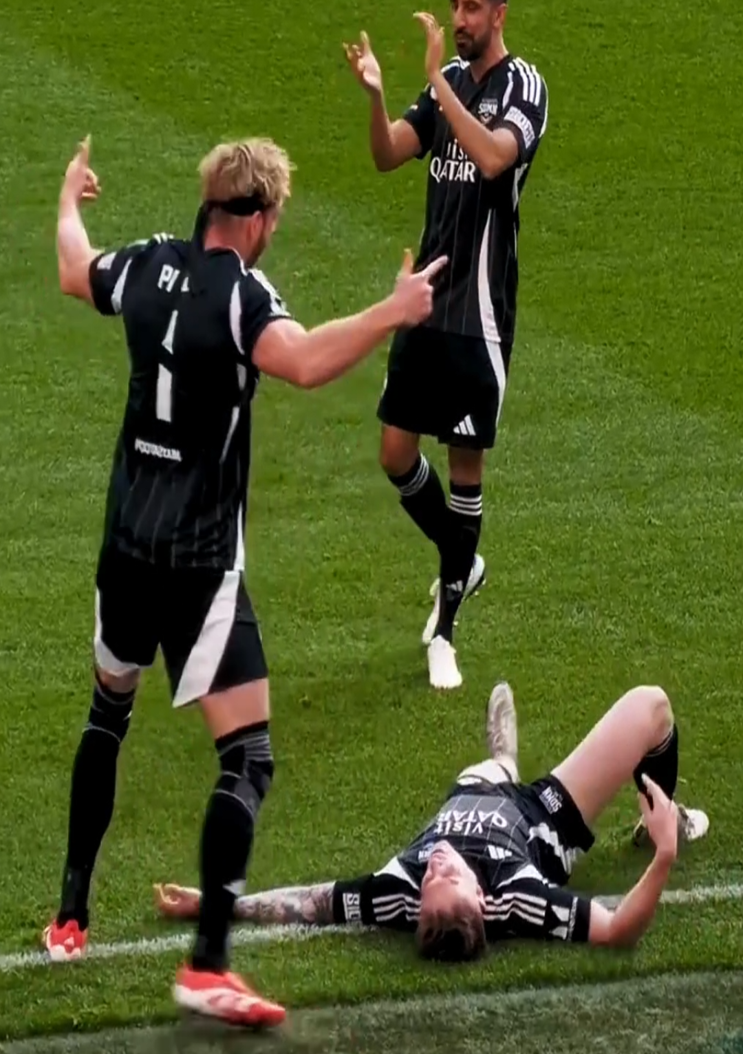 Duo celebration  #football #Soccer #fyp #viral #celebration 