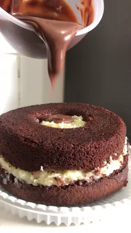 Caseirinho recheado de prestígio 😋😋 Deu água na boca né? 🤪 #caseirinhosgourmet #caseirinho #caseirinhos #prestigio #bolodeprestigio 