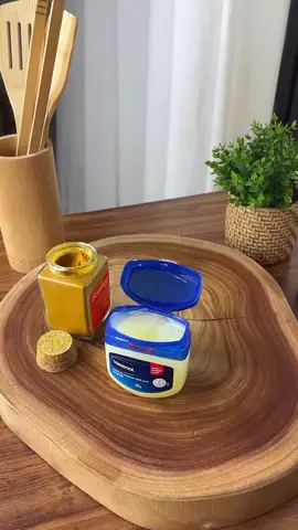 #vaselinetumericmixcturer  #Applying turmeric to your face is generally safe, but potential side effects include temporary yellow staining of the skin, allergic contact dermatitis (causing redness or itching), dryness, and increased sun sensitivity. Always perform a patch test on your inner arm and limit applications to 10–15 minutes.