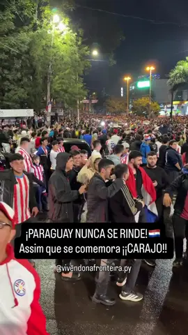 Assim que faz festa quando o seu país ganha! Parabéns, Paraguai! 