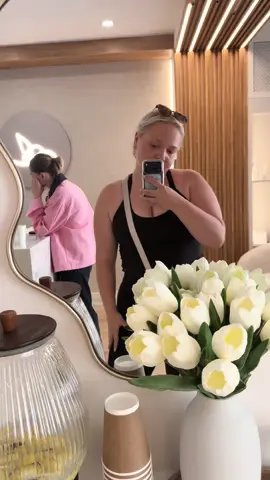 new obsession: radiofrequency  @Colibri Laser and Beauty  I've been loving treatments lately that actually make my skin feel tighter, smoother, and just better without downtime, and radiofrequency has officially entered the chat. such a good little self-care reset when my skin needs a boost and I want that fresh, glowy, snatched look They have some incredible deals right now including- 🤍$247 Lip Filler on Thursdays 🤍$5/unit of Botox any day 🤍$297 PRP/session 🤍$197 full body laser hair removal 🤍200$ Photofacial #torontobeauty #torontomedicalaesthetics #radiofrequencyfacial #radiofrequencytreatment #colibribeauty skinrejuvenation glowingskin torontocreator torontolifestyle selfcaretoronto beautvtreatment facialtreatment skinboost