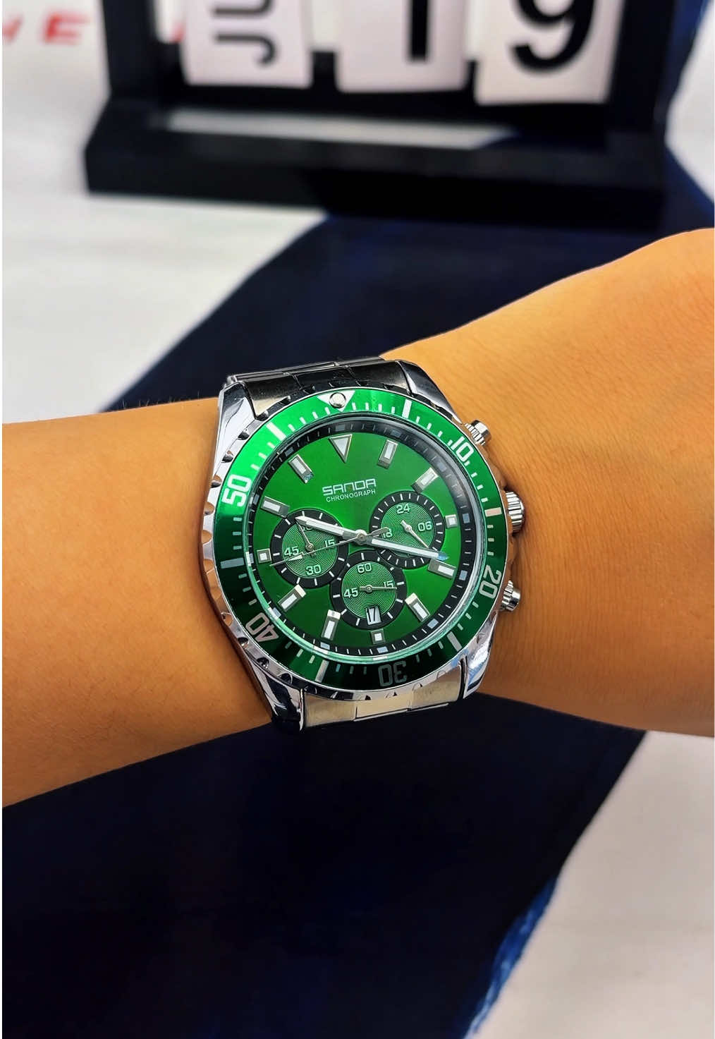 Three Sub-Dials,WaterResistant Solid Steel Band #timelessaccessories#forgift#watch#tiktokshopdealsforyoudays #popular 