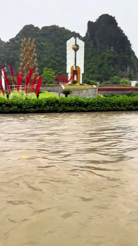 #Hạlong 🌧️