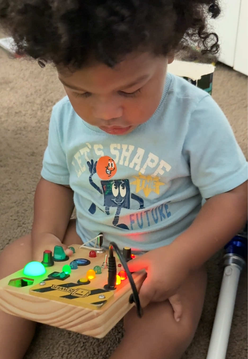 Parents, this is your sign to get one! Light switch busy boards are a fun way to build fine motor skills, problem-solving, hand-eye coordination, sensory exploration, and early learning through play. #kaydenoncam #fyp #busyboard #parents #toddlersoftiktok 