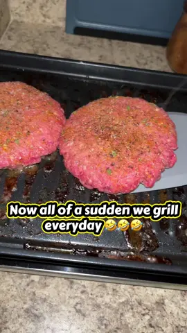 🤣🤣🤣🤣🤣🤣  #dealsforyoudays #indoorsmokelessgrill #summerwins #grillingseason #FoodTok 