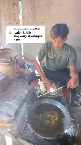Membalas @yayaaa👅💗 pembikinan keripik singkong dulu