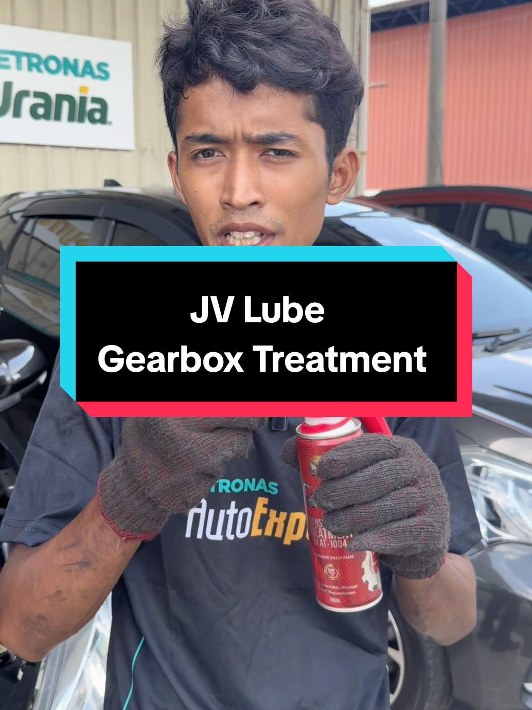 JV Lube Gearbox Treatment ni bantu bagi pertukaran gear jadi lebih lancar, kurangkan geseran dalam gearbox, kurangkan bunyi dan getaran, sambil bagi perlindungan tambahan pada komponen gearbox. Pemanduan pun jadi lebih selesa dan rasa lebih ringan bila drive. Macam ni la function dia  kalau nak tahu lebih lanjut atau nak rasa sendiri kesan dia, boleh singgah je ke kedai kami Nippon JDM. Datang terus, kita check keadaan kereta sekali dan recommend apa yang sesuai untuk kereta anda 🤩 #nipponjdmgarage #carcare #cartips #treament #gearbox 
