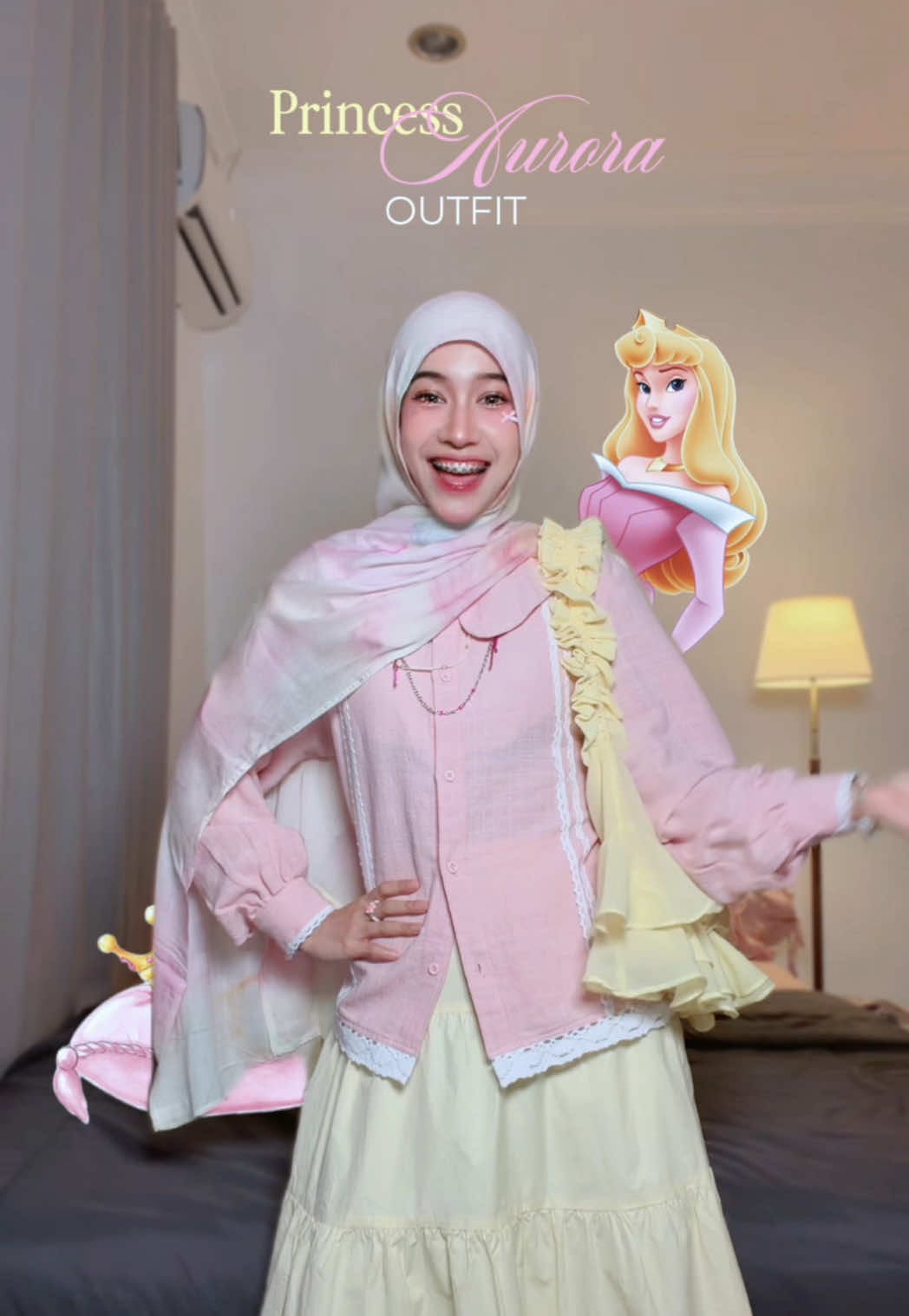 Replying to @xsyaca siapa yg dulu bias princessnya auroraa?😝🩷 bajunya gemes bgtt dari @twinkie.classy yaah {product !n 8!O} baju 🔗538 rok 🔗537 tas 🔗539 hijab 🔗540 #fitcheck #outfithijab #outfitideas #colorcombos #outfitaurora 