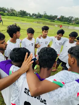 বলে কোনো লাথ দিতে হবে না🙂সব লাথ দিবি চাবাত🐸