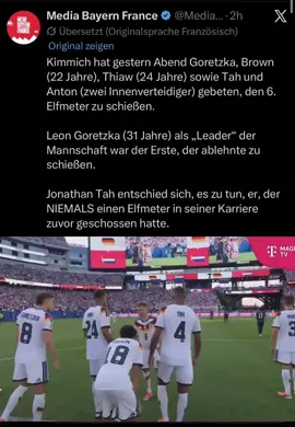 Jona bester mann dass er die verantwortung übernommen hat obwohl er abwehrspieler ist und es genug andere gab die hätten schießen können und auch erfahrung darin haben... Keiner wollte schießen und jona geht mit gutem beispiel voran und übernimmt das obwohl er noch nie zuvor einen elfmeter geschossen hat. Hat leider verschossen aber dass wir verloren haben liegt nicht an einem einzigen spieler der wenigstens die eier dazu hatte als alle anderen die es hätten übernehmen können stattdessen abwehrspieler und kids schießen lassen. #Jonathantah #deutschland #wm #worldcup #paraguay 
