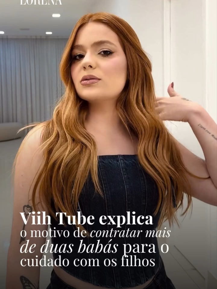 A influenciadora Viih Tube conversou abertamente com os seguidores sobre a estrutura de cuidados com os pequenos Lua e Ravi. Respondendo a uma pergunta sobre ter mais de duas babás, a ex-BBB revelou que no início sentia medo de perder seu papel de mãe, mas que a maturidade e a rotina de trabalho intensa mostraram a necessidade de uma rede de apoio 24 horas. Viih destacou que, devido às viagens repentinas e compromissos imprevisíveis, ter profissionais qualificadas garante a segurança e o acolhimento dos filhos. #ViihTube #Maternidade #RedeDeApoio #LuaeRavi #Familia #Famosos (🎥: Reprodução / Instagram @viihtube)