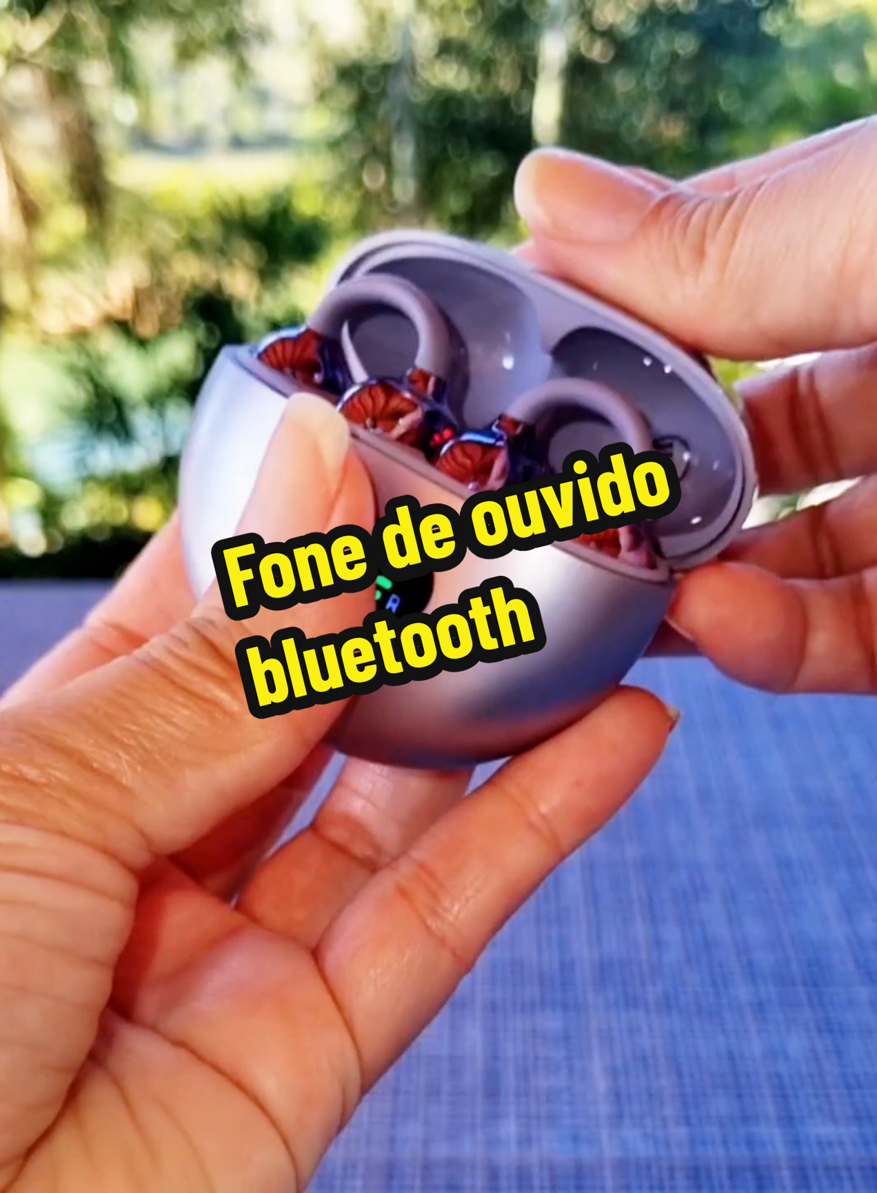 Fone de ouvido bluetooth earcuff brinco esportivo #tiktokshop #fone #musica 
