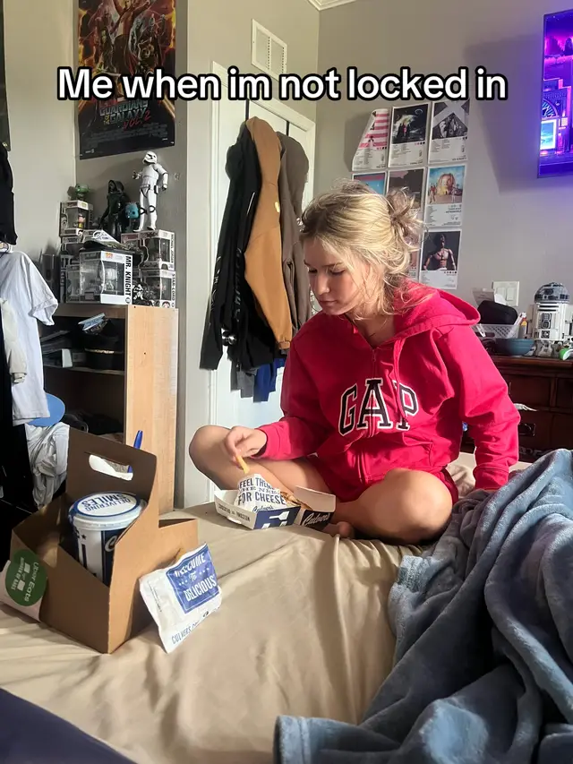 Featuring my boyfriends room@🤵🏼‍♂️ #fyp #viral 