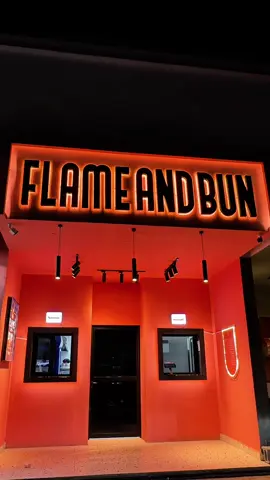 البرقر عندهم لذيذ😋🔥 @FLAME AND BUN  وعندهم وجبة برقر نظام الطيبات😍✨ #مطاعم_المدينة #اكسبلور #برقر #مالي_خلق_احط_هاشتاقات🦦 