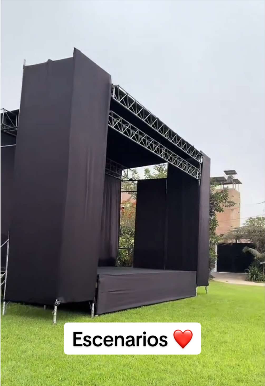 🏗️ Detrás de cada gran evento hay un gran equipo. Así vivimos el montaje de un escenario estelar, cuidando cada detalle para que el día del evento todo salga tal como lo imaginó nuestro cliente. 💪✨ La planificación, la seguridad y el compromiso son parte de cada proyecto que realizamos. 💡 ¿Tú también tienes una idea para un evento? Nosotros te ayudamos a hacerla realidad. 🎤 Escenarios 🏗️ Tarimas 🎪 Toldos 📺 Pantallas LED 🔊 Sonido e iluminación 🎉 Producción integral de eventos 📲 ¡Escríbenos, cotiza sin compromiso y hagamos juntos un evento inolvidable! #LimaShow #ProducciónDeEventos #Escenarios #Tarimas #EventosCorporativos              