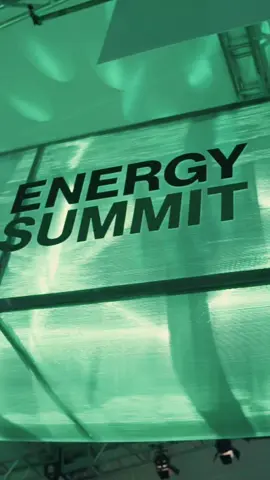 Mais um marco profissional gigante! Energy Summit Global foi onde tive a oportunidade de palestrar sobre o desenvolvimento de jogos no Brasil!