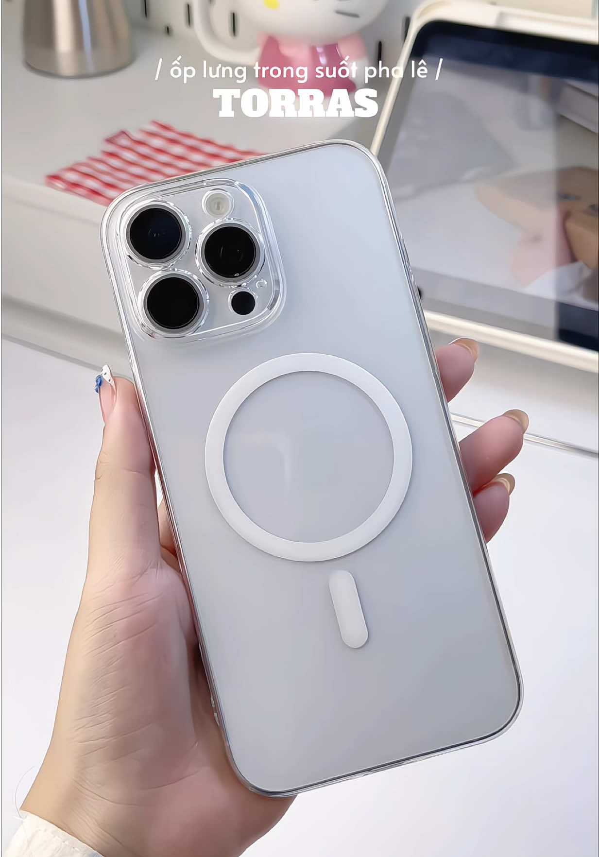 điện thoại màu trắng ốp trong quá đẹp 🥺#torras #torrasvietnam #opchongovang #phonecase #16promax 