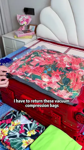 Goodbye storage bins, hello vacuum bags 👋#WeeklyDeals#vacuum #storage #travelbag #inspink 