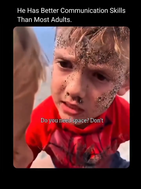 Some people spend a lifetime learning how to comfort others, yet this little boy made it look effortless. As the young girl sat upset with sand all over her face, he gently reassured her, saying, 