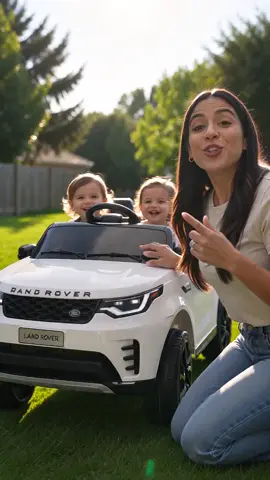 ¡Prepara el terreno para la aventura! 🤩 Tu pequeño explorador merece lo mejor. Este auto eléctrico Land Rover con licencia oficial tiene control remoto para padres, luces LED geniales, música para el camino y suspensión de resorte para un paseo suave. ¡Además, incluye cinturón de seguridad para máxima tranquilidad! Perfecto para niños de 2 a 8 años. Es el regalo ideal para cumpleaños o simplemente para jugar al aire libre. ¡Haz que sus sueños se hagan realidad hoy mismo! Tap to shop. ños ños #AutoElectricoNi #RegalosParaNi #DealsForYouDays #AIGC #Moras
