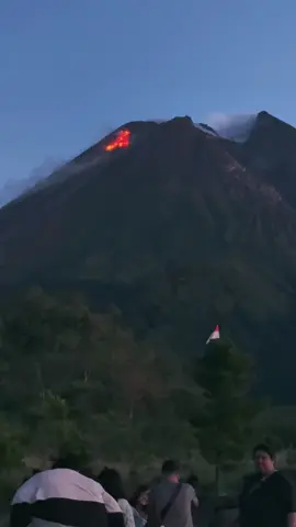 Merapi tak pernah ingkar janji #gunungmerapi #merapi #gunungmerapi_yogyakarta #gunungmerapimeletus #erupsigunungmerapi 