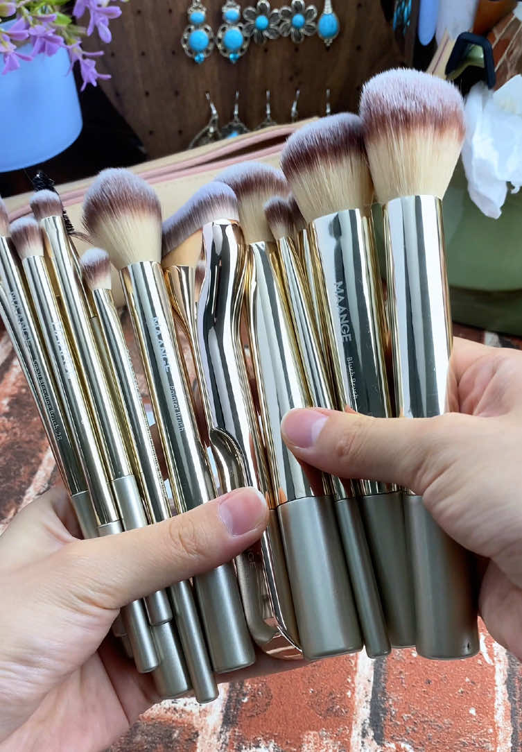 They're high quality, super soft & don't There's other shed! you need these color options I #makeupbrushset #pinkmakeupbrushes #pinkaesthetic #makeupartist #SummerVibes