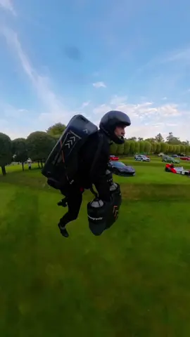 A weekend of Super Cars, friends, fabulous hospitality and the Gravity Jet Suit for added entertainment 🚀 Gravity Team Pilot, @paul_stronger was in his element this past weekend and he put on a number of superb demonstrations.  Huge thanks to Heveningham Concours for the invite ☀️✨🏁 #jetsuit #gravityindustries #takeongravity