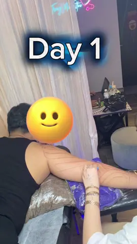 video nhỏ dành tặng cho em trai đến từ nước Đức . hẹn gặp em vào lần sau nối full chân nhé #tattoo #maori #freehandtattoo #quận10 