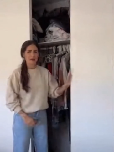 ¿Tu cajón de pantalones siempre es un caos? 😭 Con este organizador en rejillas puedes guardar tus jeans de forma ultra ordenada, encontrándolos en un segundo sin desacomodar los demás. ✨ Sígueme para más hacks de orden y clóset aesthetic. #organizadordecloset #hacksdeespacio #ordenatuhogar #modamexico #closetaesthetic #jadestore