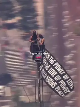 illegal engagement on the empire state building 😻😻😻😻😻😻 #hotcouple #fyp #newyork 