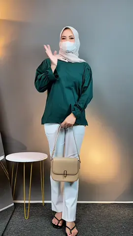Bahannya yang adem bikin nyaman di pake seharian ya beb samaan yuk 😍🥰#rekomendasi #atasanwanita #kaos #OOTD #fyppppppppppppppppppppppp 