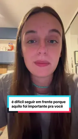 Dói pq foi muito importante, e soltar não significa que não foi, significa aceitar que foi, mas que vc escolhe a vida que ainda tá por vir 🫶🏻  Insp: @gratitude mindset | shannon  #conselho #reflexao #termino #relacionamento #psicologia 