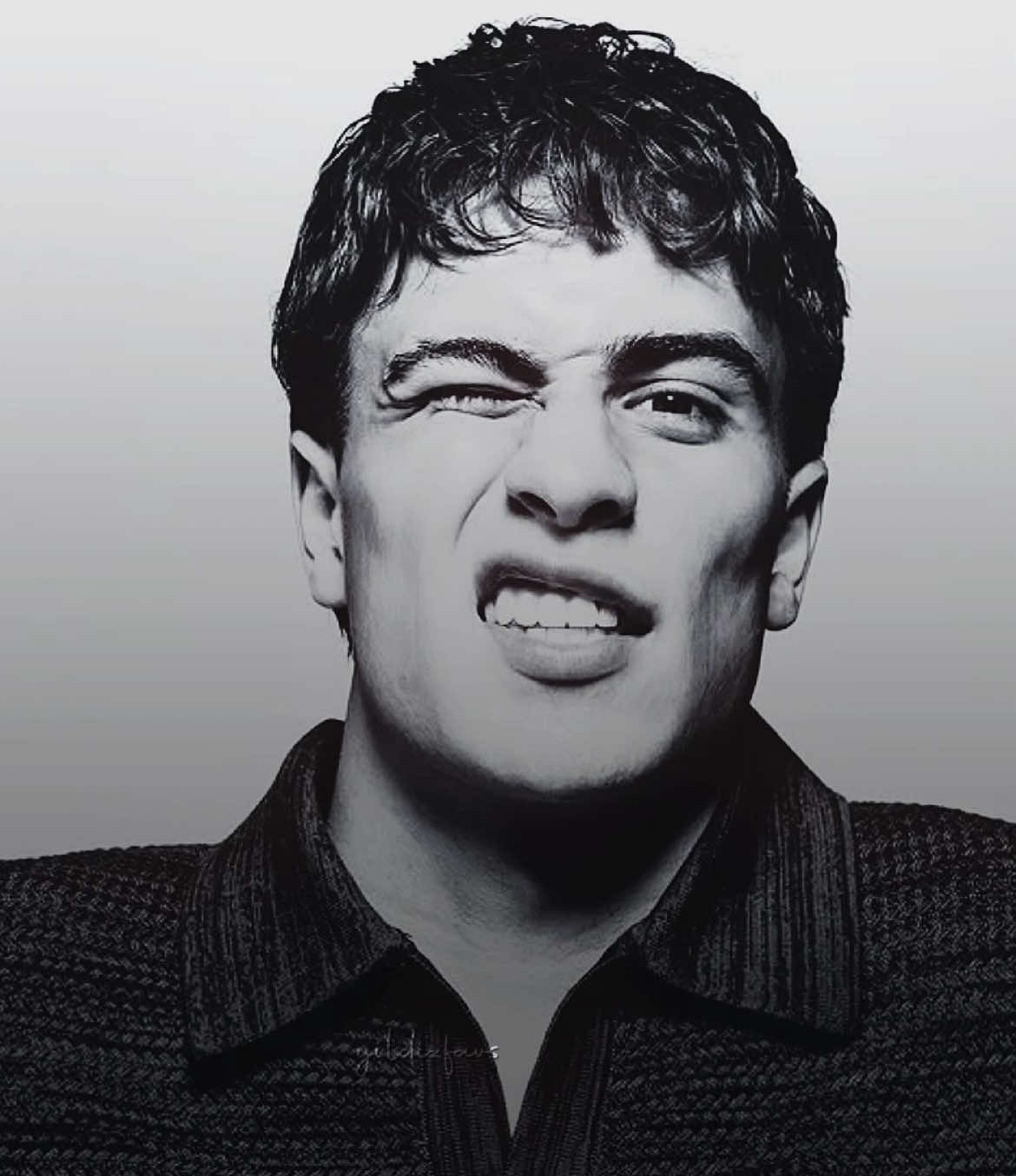 essa sessão de fotos mudou minha vida… obrigada vogue! | #vaiprofycaramba #viralvideo #fyp #yildiz #kenanyildiz | @Kenan Yildiz 