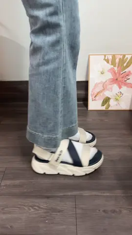 #tiemgiaythang10 #depxinhmoingay #sandal 