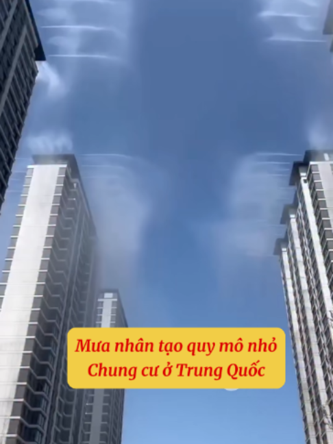 Một khu chung cư ở Sơn Tây, miền trung Trung Quốc đã làm mưa trên mái nhà để chống nóng bằng cách dùng một hệ thống làm mát bằng phun sương giúp giảm nhiệt độ bề mặt xuống 5-8C chỉ trong vài phút.