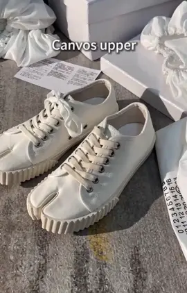 My new everyday casual sneakers #streetwearstyle  #ootdfashion  #fashionshoes  #casualsummershoes  #tiktokmademebuyit 