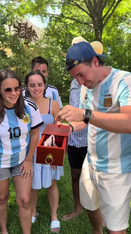 Así de fácil 🔥🔥🤣 Disfrutando del mundial en Dallas. La próxima aparece un fernet 🤝🤣🤣 @AlaArgentina #fyp #foryoupage #viral #reells 
