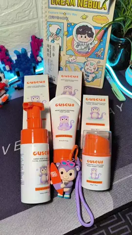 Siapa bilang cuma orang dewasa yang butuh skincare? Si kecil yang aktif eksplorasi juga butuh perlindungan ekstra! 🐵🧡 ​Kenalin nih, rangkaian perawatan wajah dari Cuscus yang dirancang khusus untuk kulit sensitif anak: ​Facial Cleansing Mousse: Busa lembut yang angkat kotoran tanpa bikin kulit kering. ​Facial Sorbet Cream: Tekstur unik yang langsung meresap dan menghidrasi maksimal. ​Moisturizing Soothing Face Lotion: Tenangkan kulit dari kemerahan dan jaga kelembapan sepanjang hari. ​Yuk, ajarkan kebiasaan merawat diri sejak dini dengan cara yang seru! 🌈 ​ #CuscusKids #SkincareAnak #HealthySkin #KidsRoutine #AnakGlowUp  