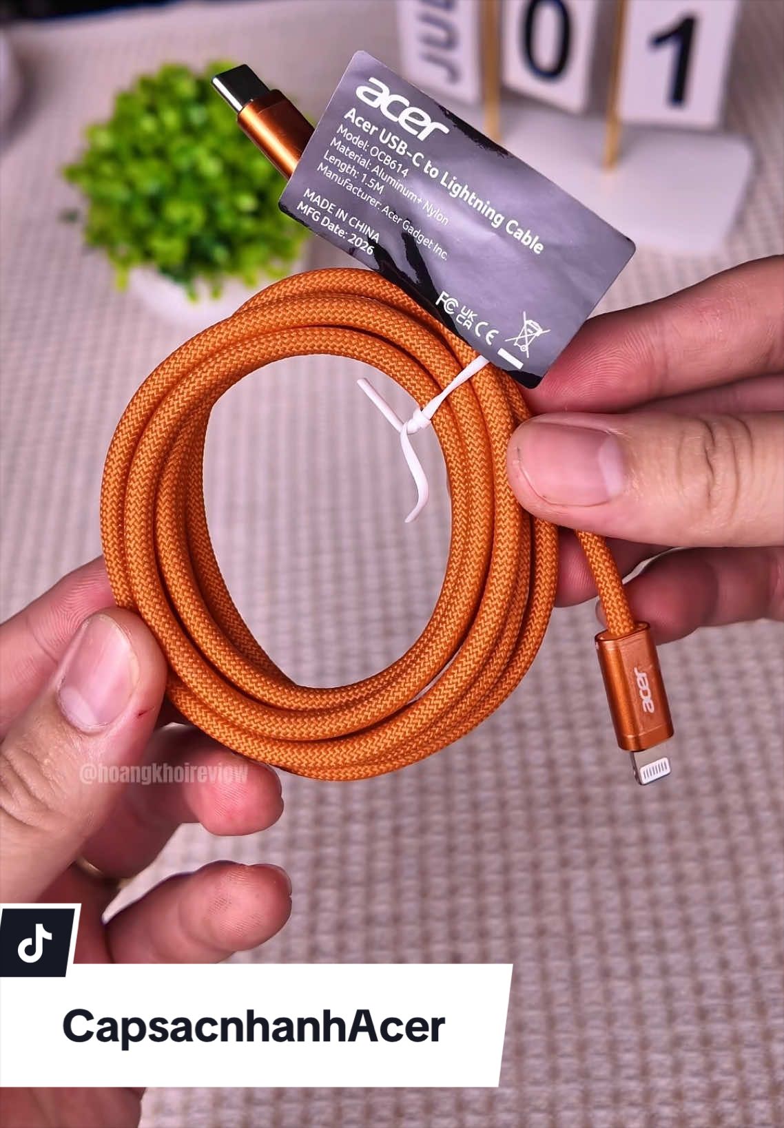 Dùng iphone 14 trở xuống thì nên mua con cáp sạc nhanh này nha #hoangkhoireview #phukiendienthoai #capsacnhanh 