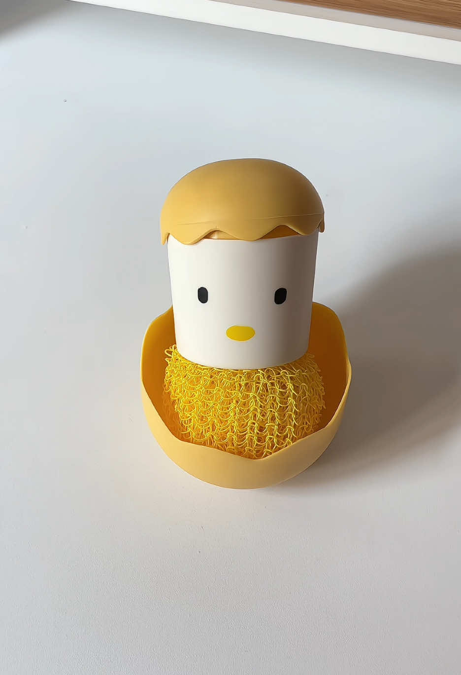 the cutest kitchen cleaning brush 😩 #cleaningbrush #kitchenbrush #cutebrush #brush #KitchenHacks 