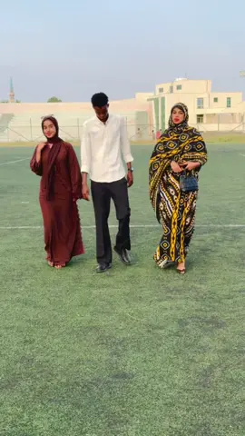 aniga iyo labadii gabdhod ee ila dhashay @Asra🍂 @Quruxda africa #jigjiga_somali_galbeed♥️🇸🇴🇬🇶 