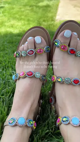 These jeweled sandals are the easiest way to add a little sparkle ✨ without feeling over the top. They go with everything, instantly dress up a simple outfit, and somehow make you feel a little more put together every time you wear them. @stevemadden #stevemadden #sandals #jewels #hotgirlsummer #womensshoes 
