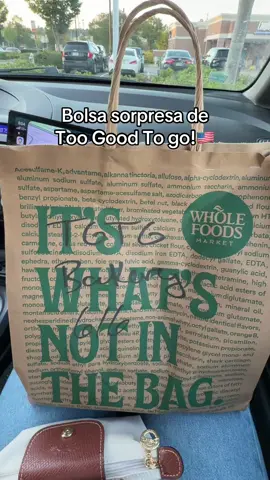 Abriendo bolsa sorpresa de too good to go, vale la pena o no? Dimelo en los comentarios #toogoodtogo #wholefoods #comida #probando #usa 