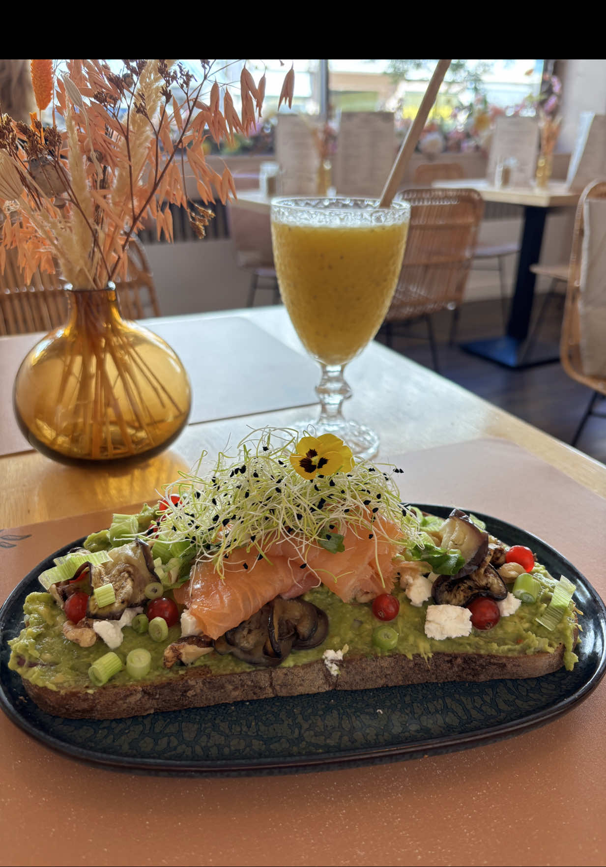 🐝 Honey l’adresse idéale pour bruncher ! 🥞 26 rue Pasteur à Metz 📍 • Collaboration commerciale •